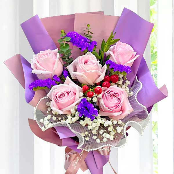 5 Light Pink Roses Bouquet