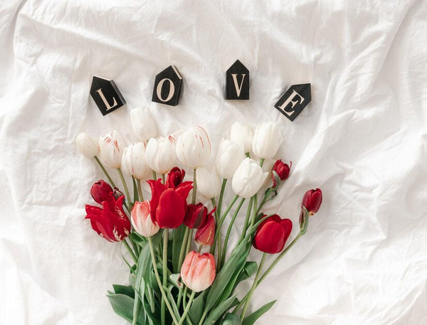 What Flower Represents Love? 10 Flowers Symbolising Eternal Love
