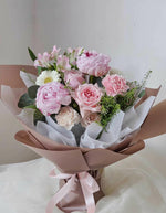 Premium pink peonies Merlion Mauve Medley close-up