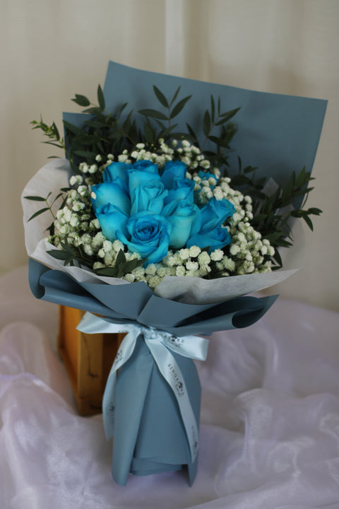 12朵蓝玫瑰手捧花