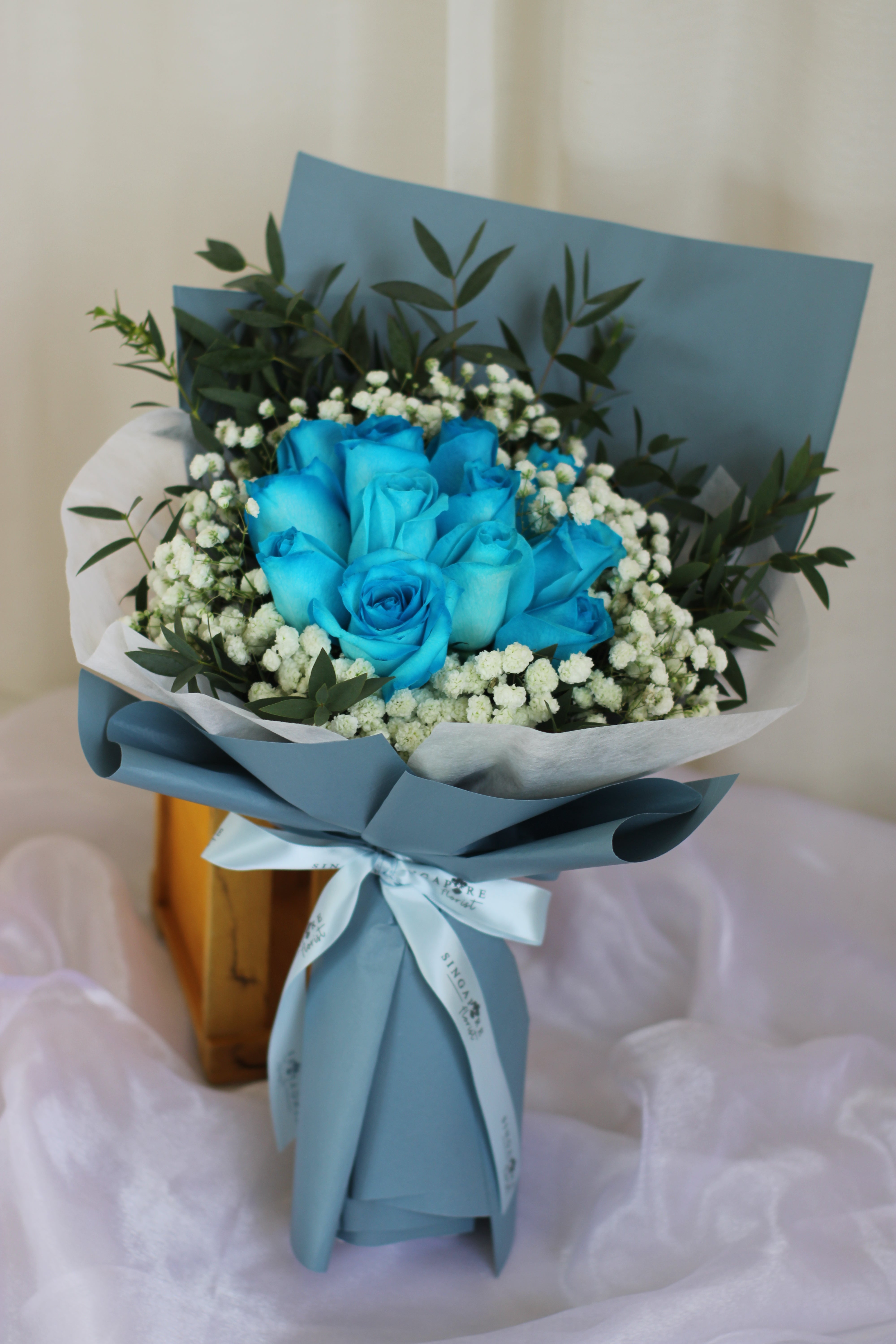 12朵蓝玫瑰手捧花