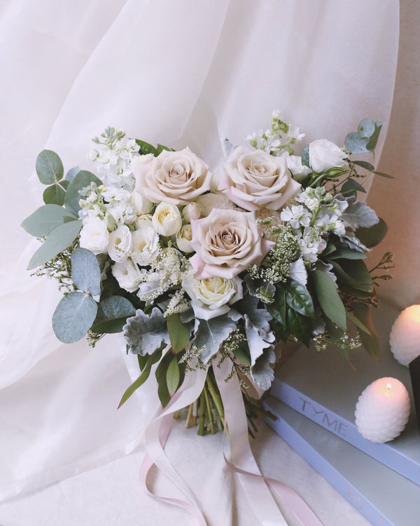 Luna Istana 正面新娘花束