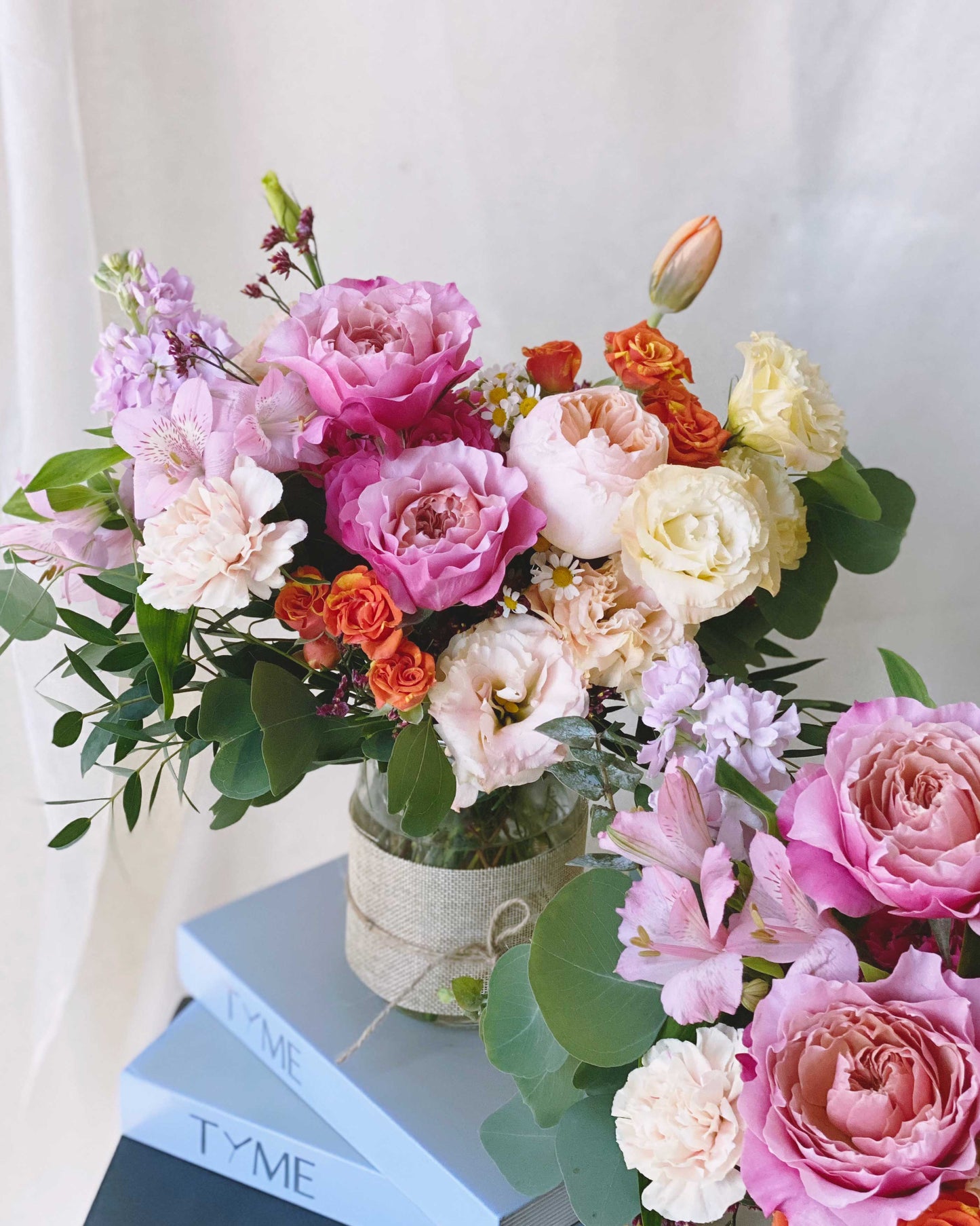 愉快的 Yokina 花瓶