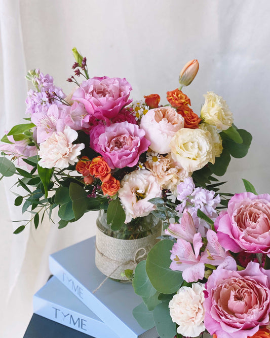 愉快的 Yokina 花瓶